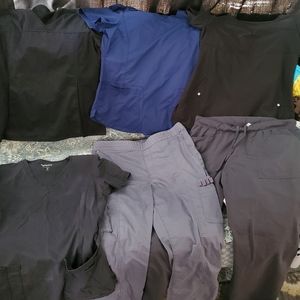 Scrubs - lot of 2 pants and 4 tops
